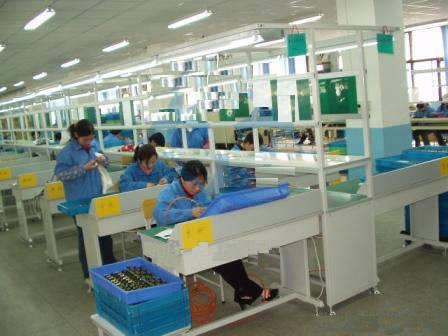 高效智造 现代电子流水线与产品图景解析
